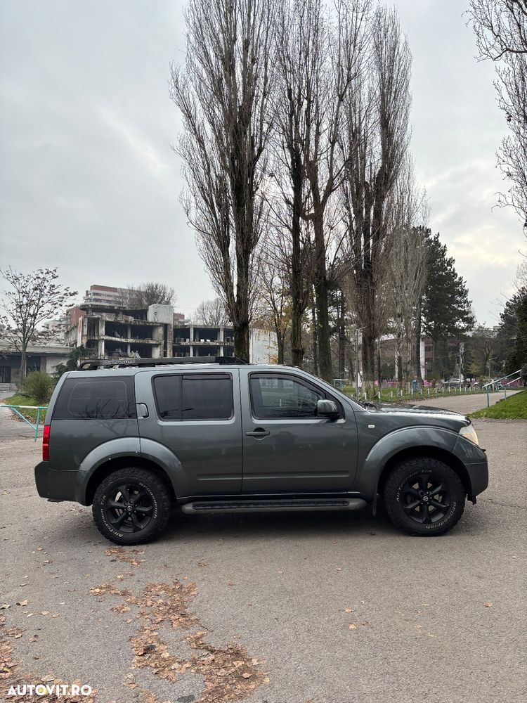 Nissan Pathfinder 2.5 dCi Comfort - 9