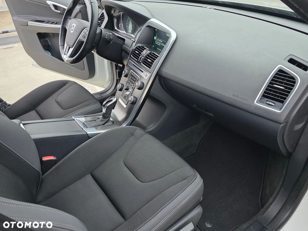 Volvo XC 60 D3 Geartronic Momentum - 21