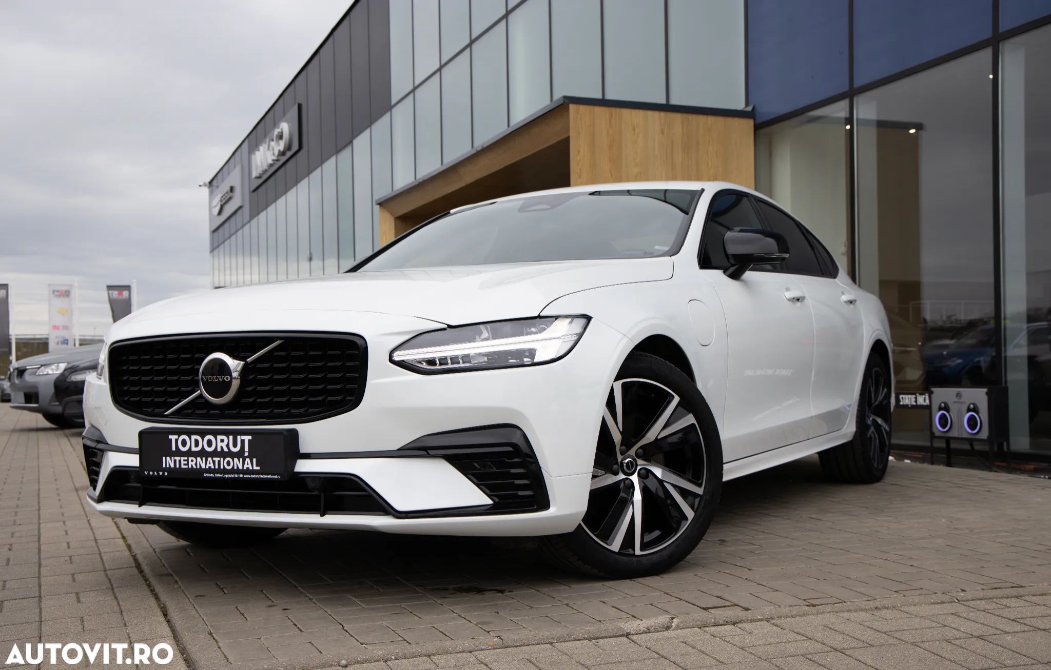 Volvo S90 T8 Twin Engine AWD Geartronic R Design - 1