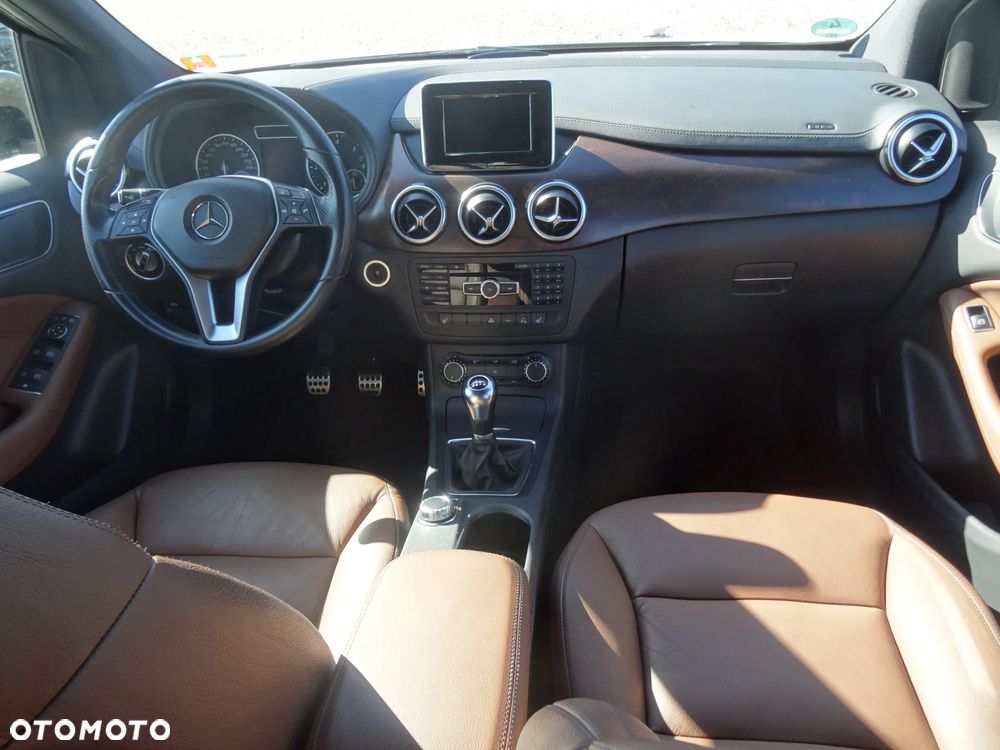 Mercedes-Benz Klasa B 200 CDI (BlueEFFICIENCY) - 16