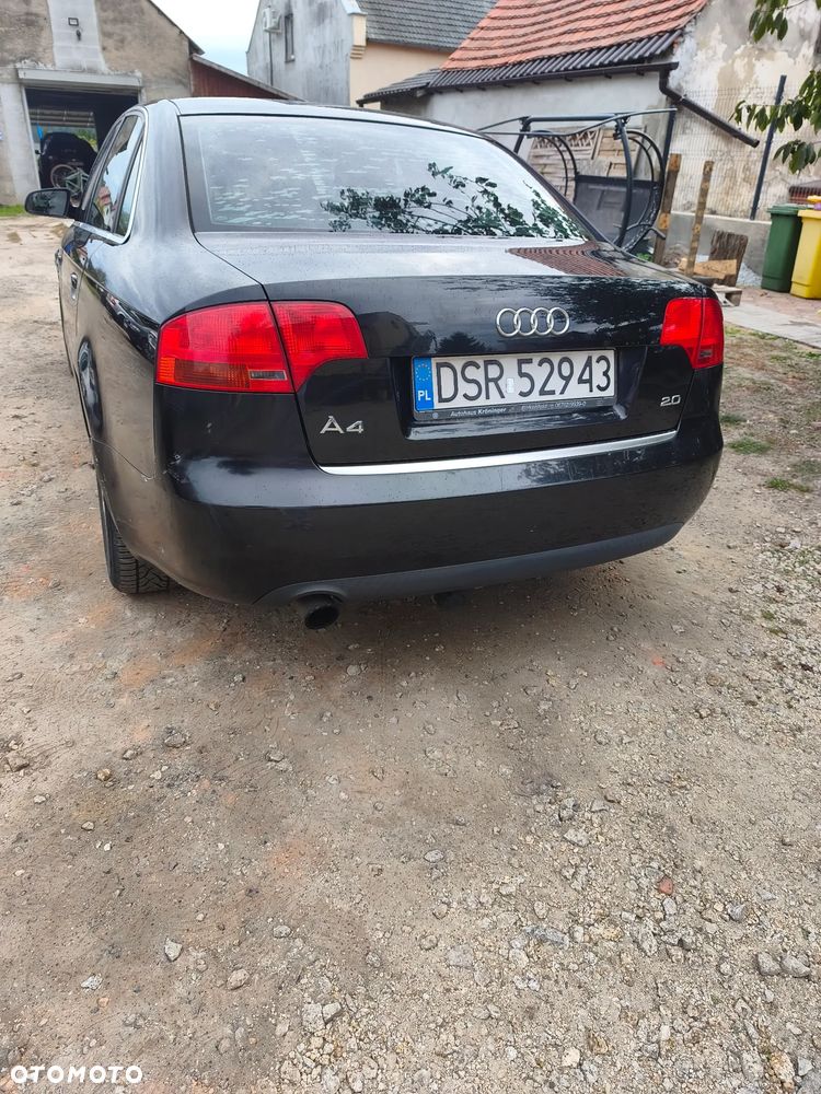 Audi A4 Limousine - 4