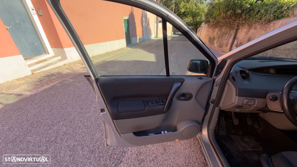 Renault Scénic 1.5 dCi Confort Dynamique - 7