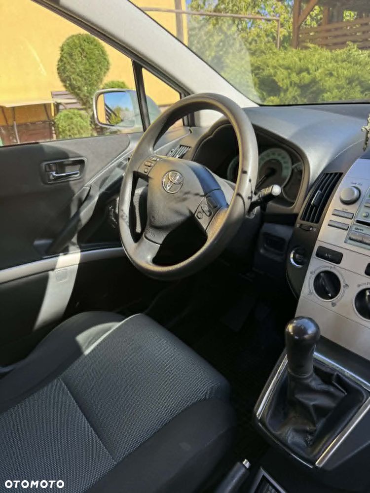 Toyota Corolla Verso 2.0 D-4D Executive - 9