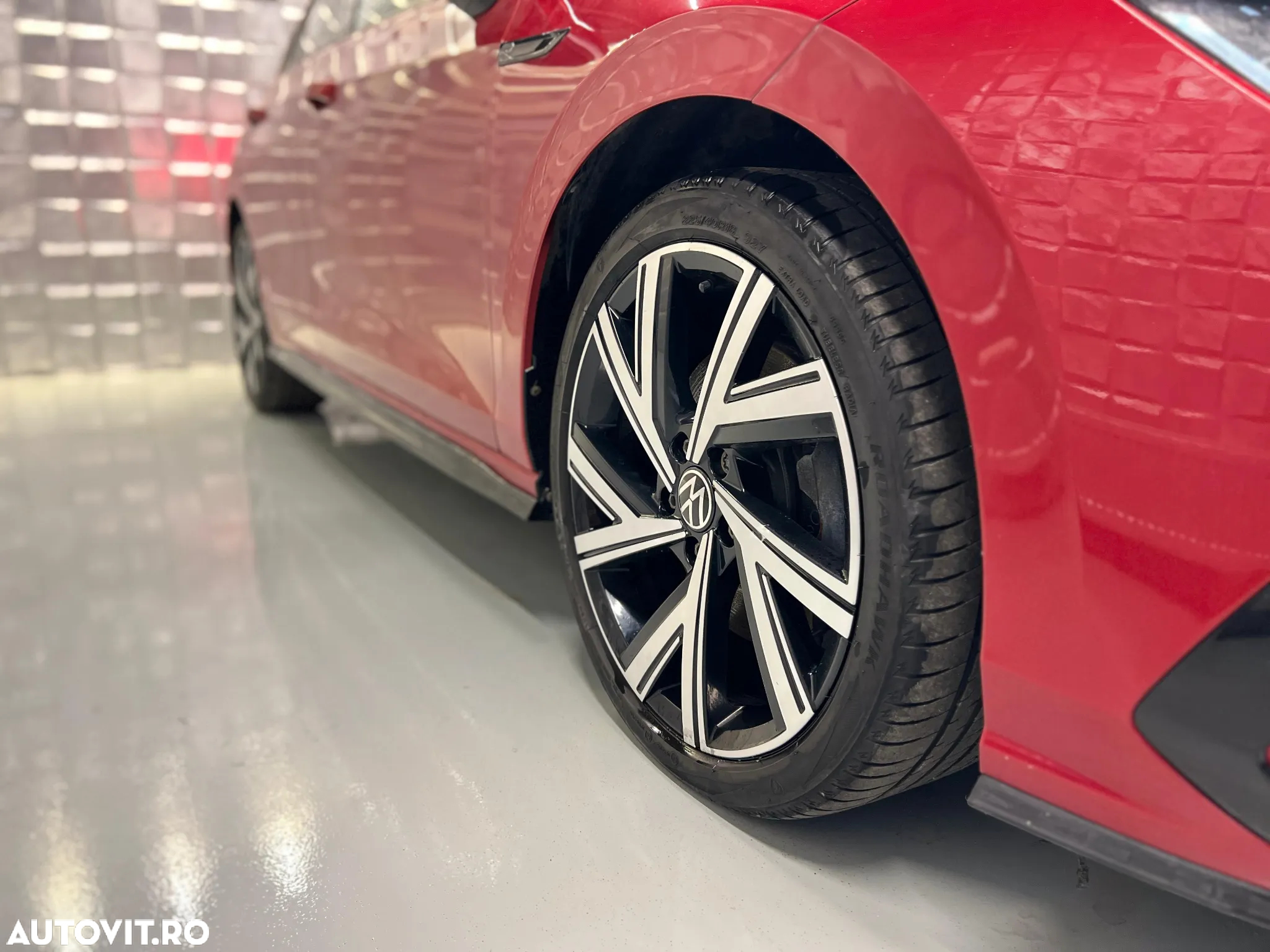 Volkswagen Golf 2.0 TDI SCR DSG R-Line - 8