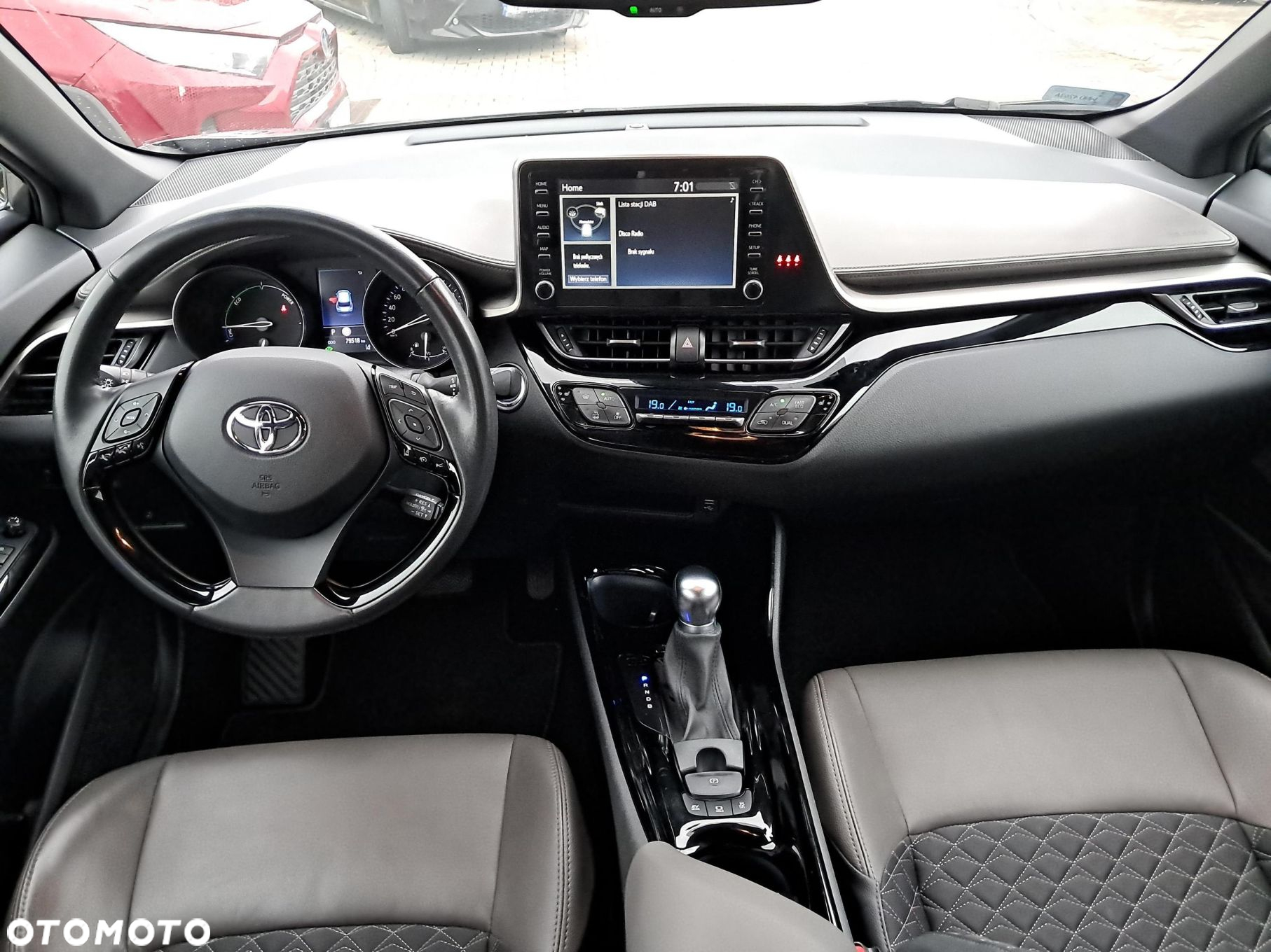 Toyota C-HR - 12