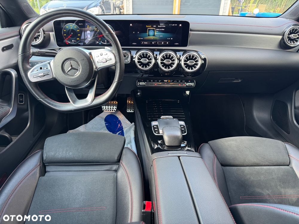 Mercedes-Benz CLA 220 4-Matic AMG Line 7G-DCT - 19