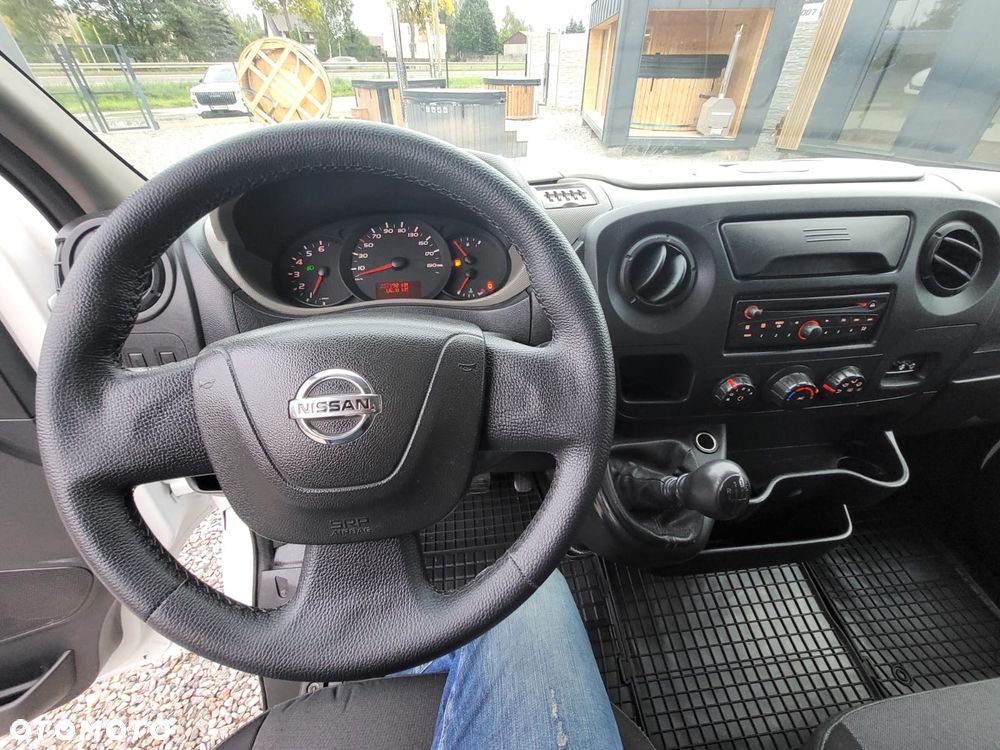 Nissan NV400 - 16