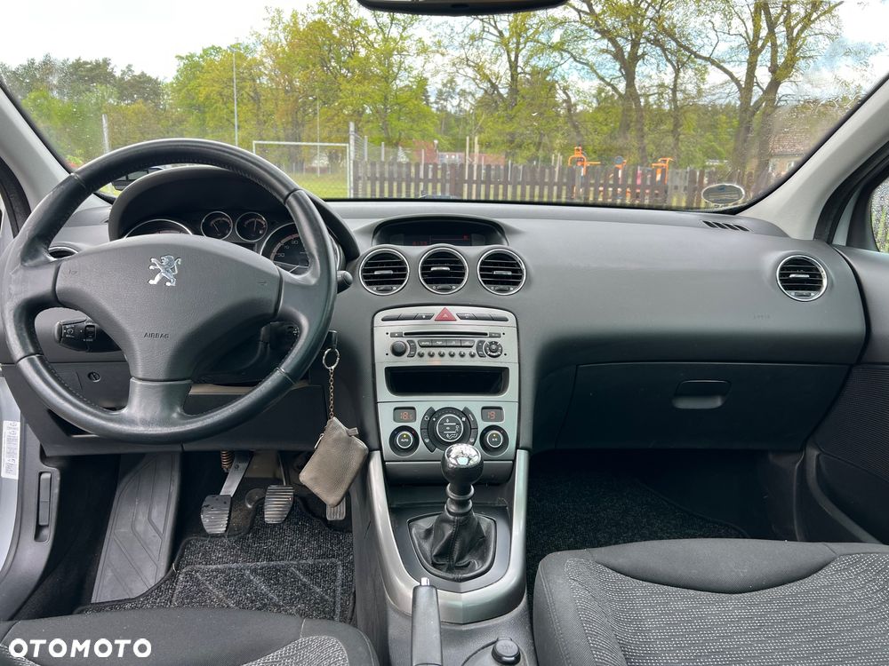Peugeot 308 1.6 Premium - 12