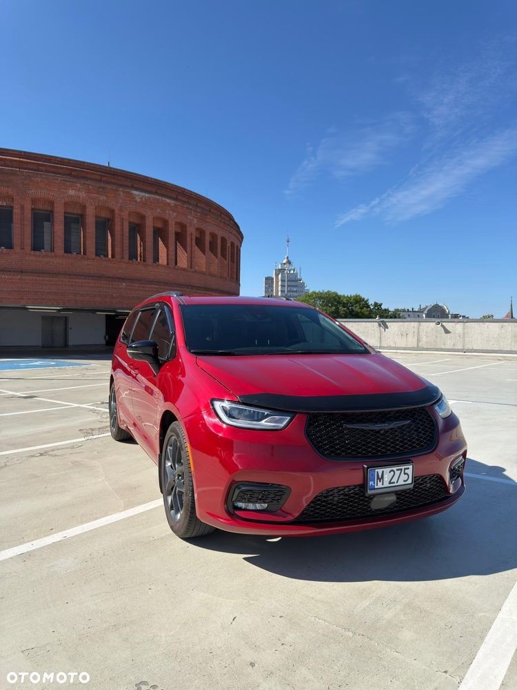 Chrysler Pacifica - 1