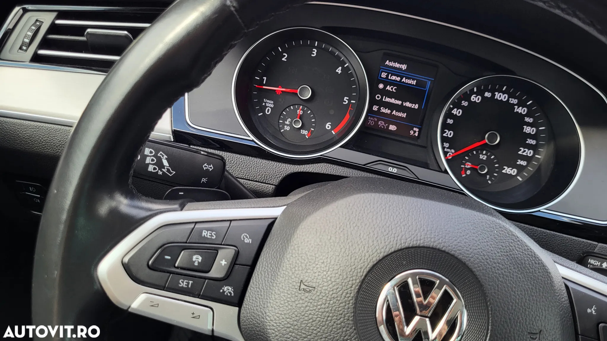 Volkswagen Passat Variant 2.0 TDI SCR DSG Elegance - 12