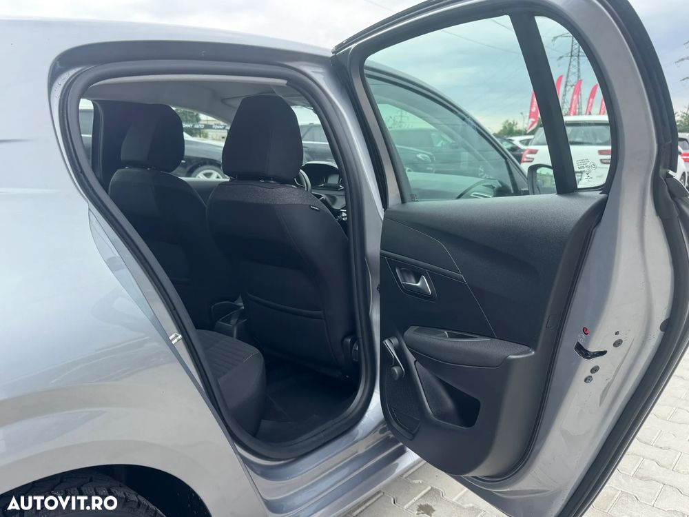 Peugeot 208 PureTech 75 Allure Pack - 14