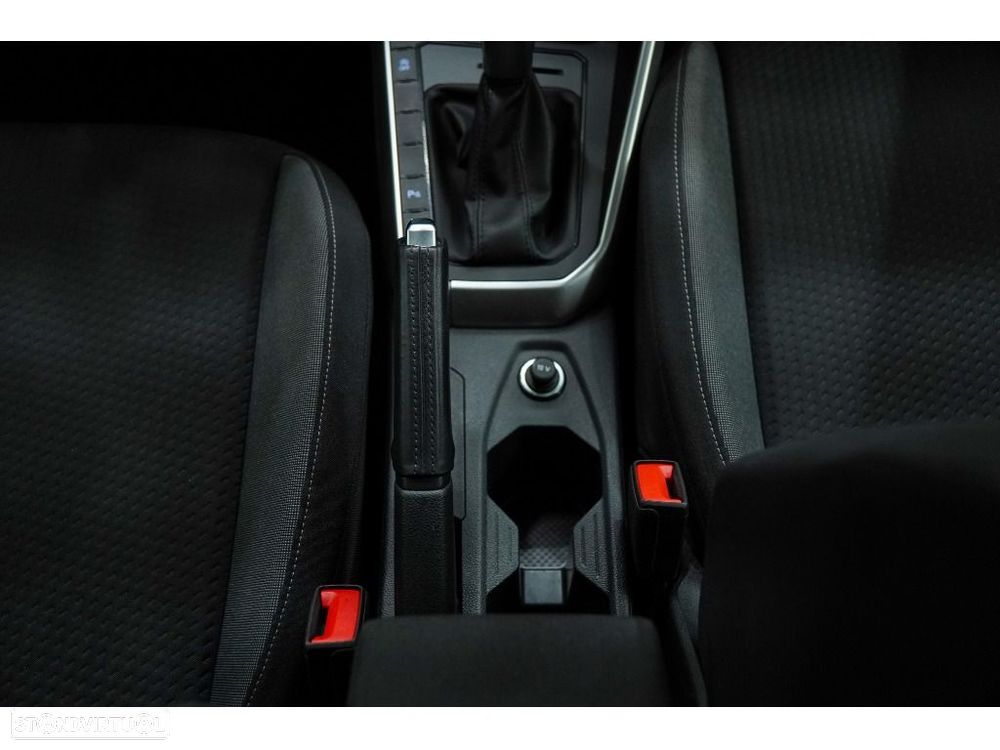 VW Polo 1.0 TSI Urban DSG - 9