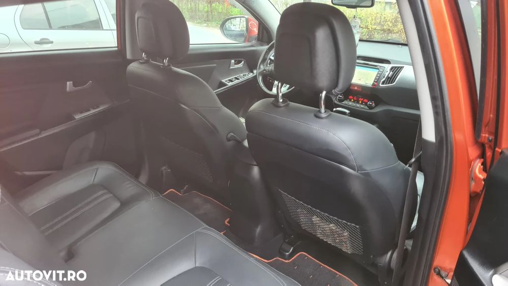 Kia Sportage 2.0 CRDI 4WD Automatik Dream-Team Edition - 12