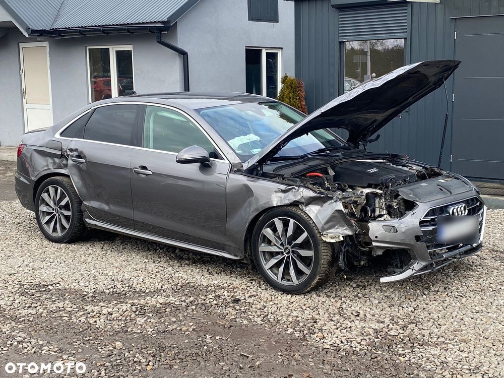 Audi A4 Limousine - 12