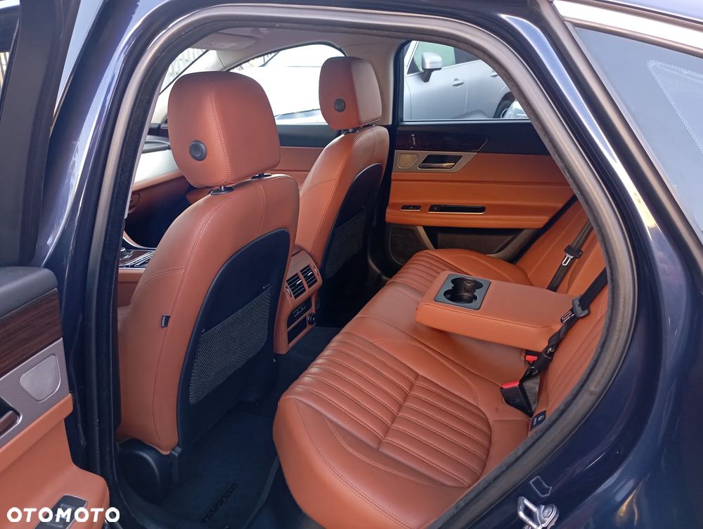 Jaguar XF 2.0 i4D Prestige - 11