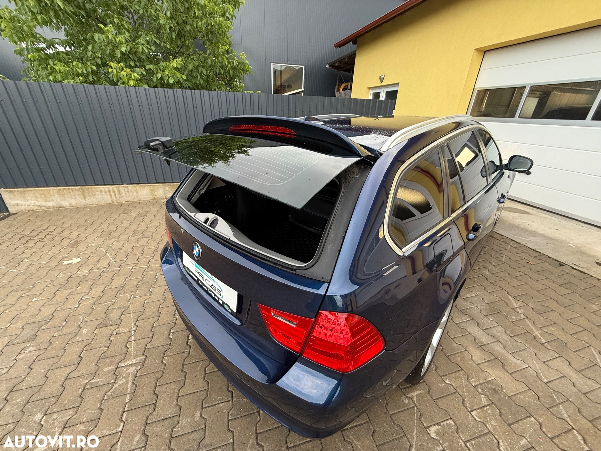 BMW Seria 3 320d Touring xDrive Aut. - 26