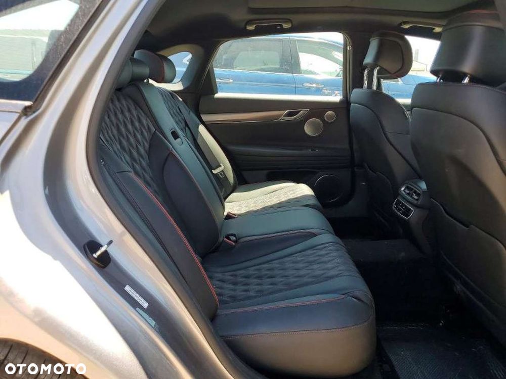 Genesis G80 - 11