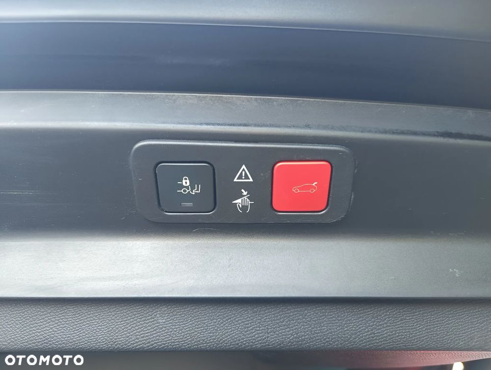 Peugeot 5008 PureTech 130 EAT8 Stop & Start Crossway - 23