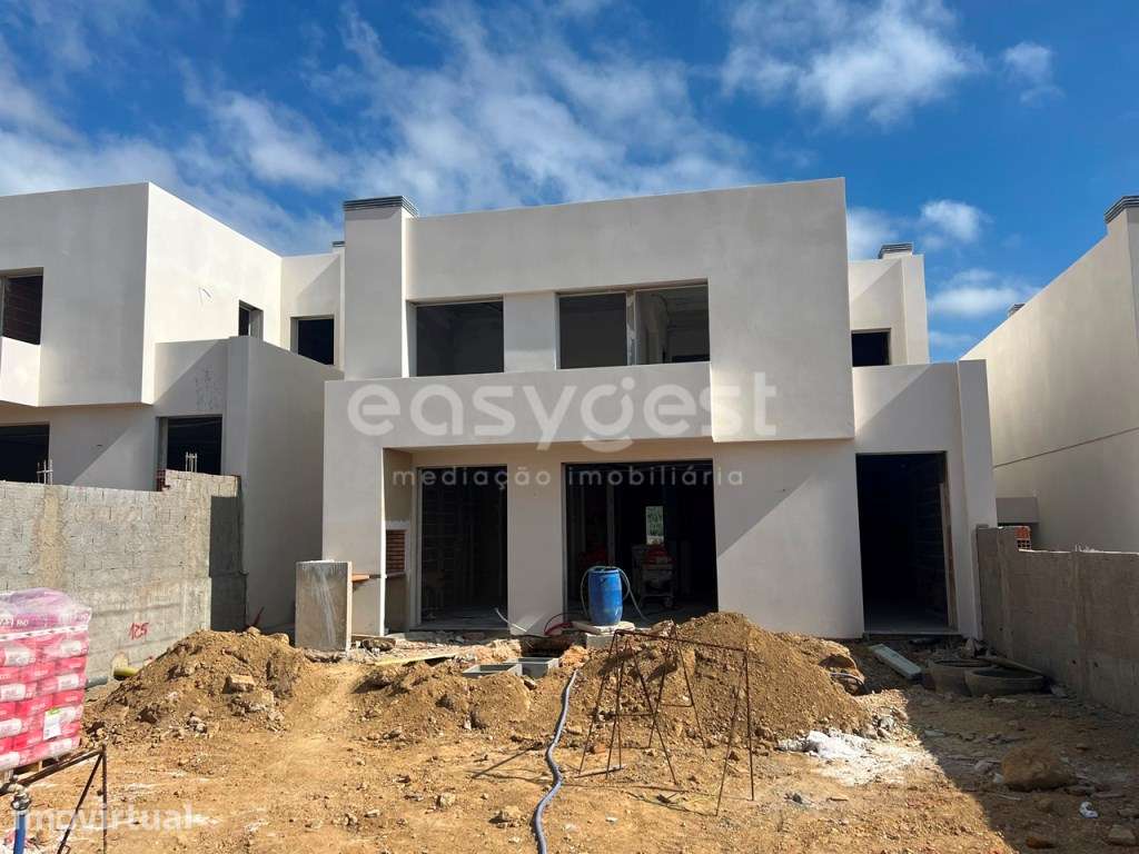 Moradia T4 em Condomínio Fechado, em construção, com garagem e jardim - Grande imagem: 5/46