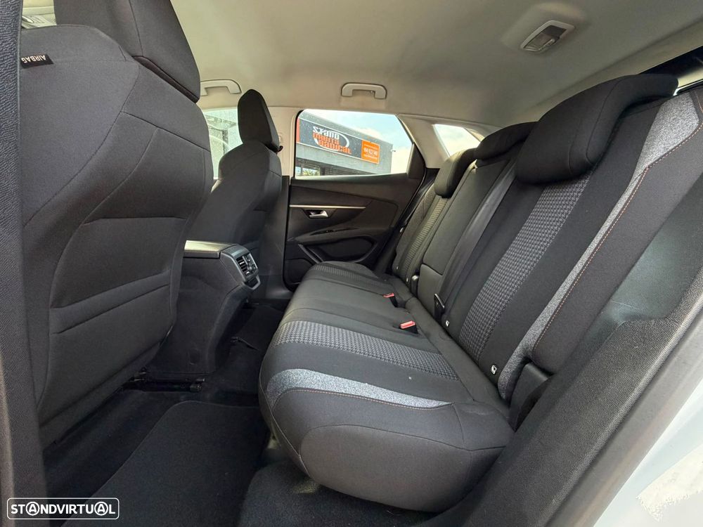 Peugeot 3008 1.5 BlueHDi Allure EAT8 - 20