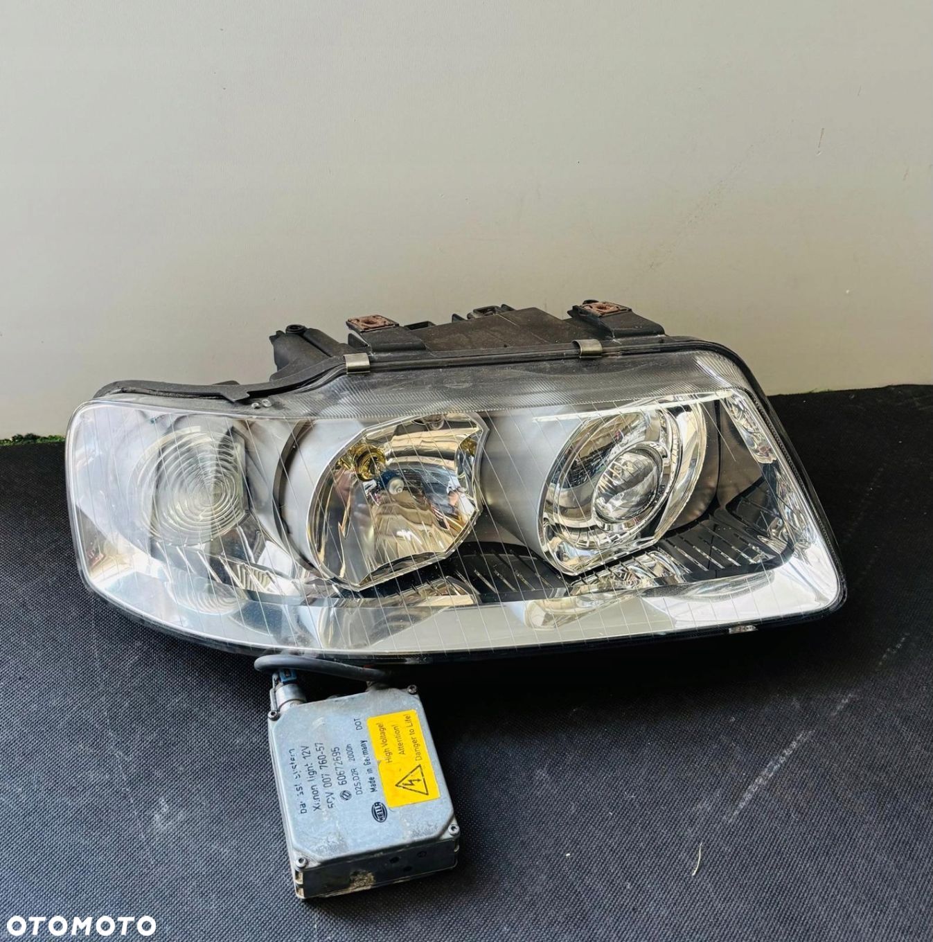 LAMPA PRAWA REFLERTOR PRAWY AUDI A3 8L S3 XENON KSENON HELLA KOMPLETNA EU - 1