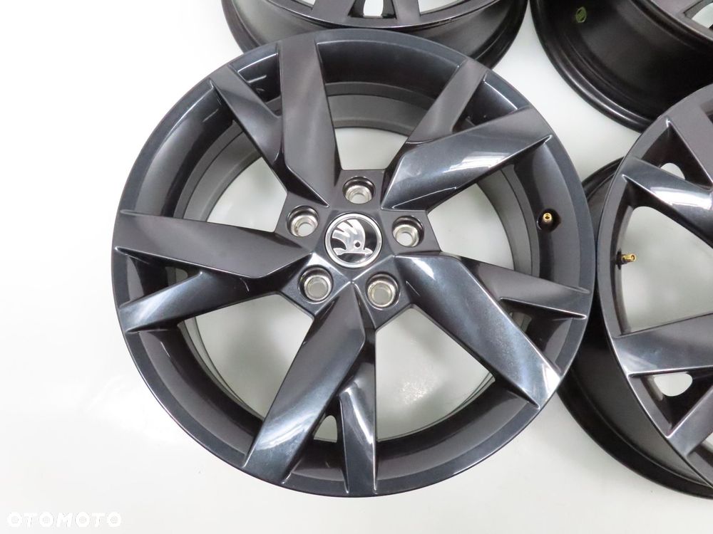 Alufelgi 17'' Skoda Octavia Superb 5x112 6,5J ET46 5E3601025AC - 5