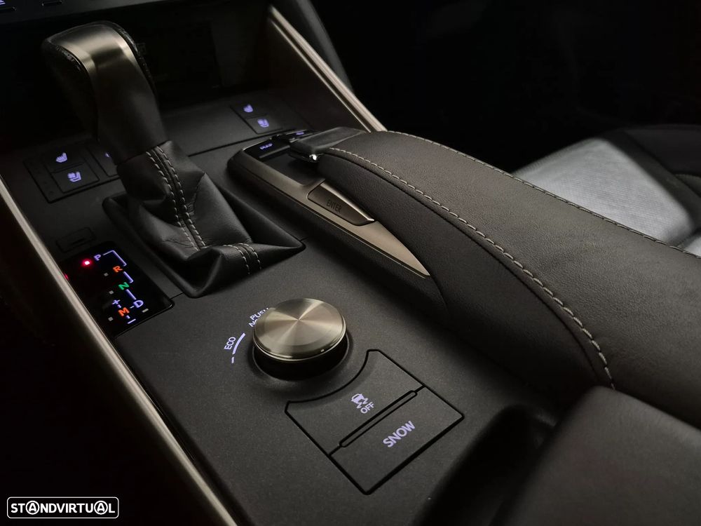 Lexus IS 200 t SPORT - 15