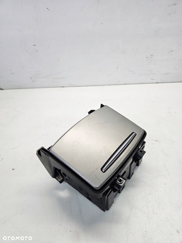 UCHWYT NA KUBEK AUDI A6 C6 4F1862533C EUROPA - 2