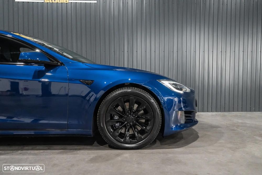 Tesla Model S 75 - 37