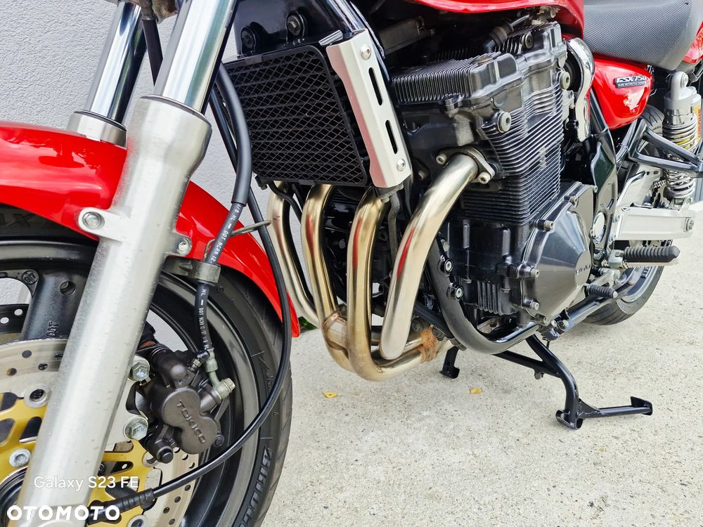 Suzuki GSX - 17
