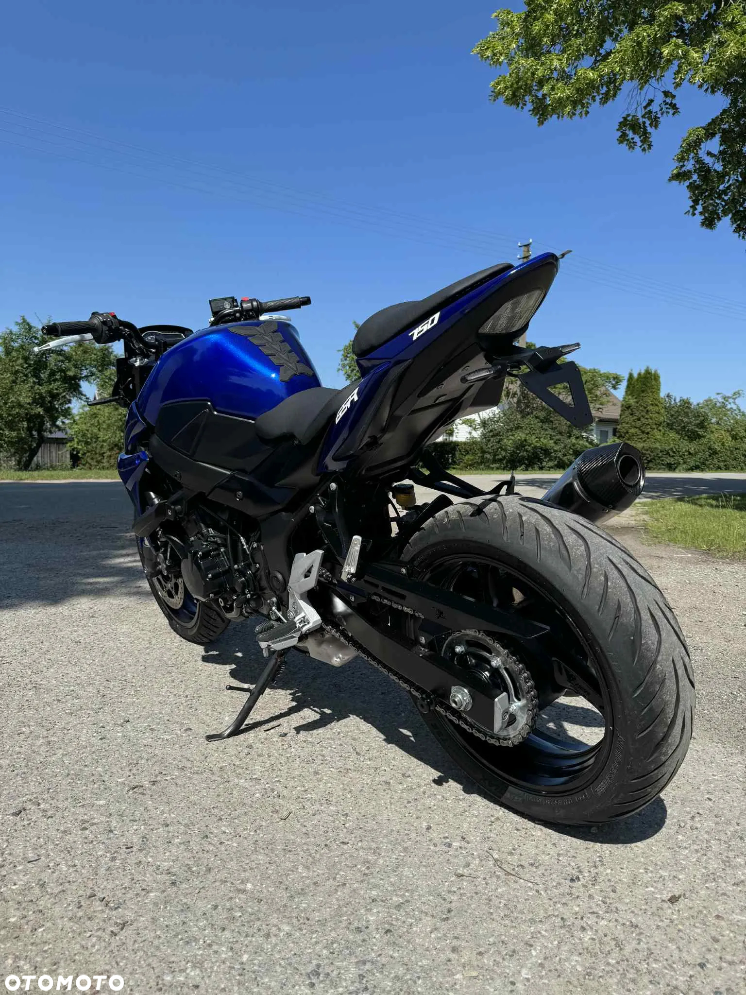 Suzuki GSR - 3