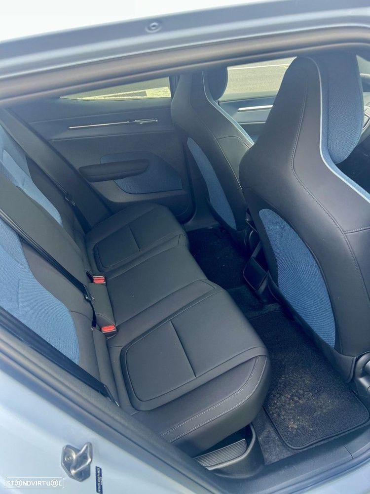 Volvo EX30 69 kWh Single Motor Extended Range Core - 9