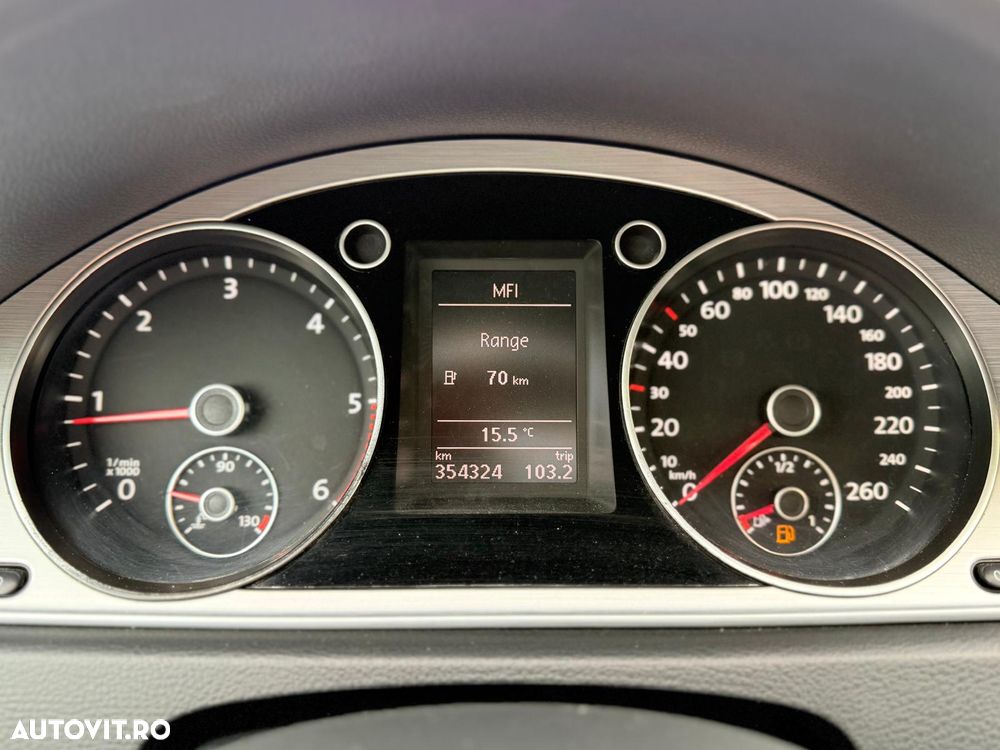 Volkswagen Passat 2.0 TDI DSG BlueMotion Technology R-Line - 18