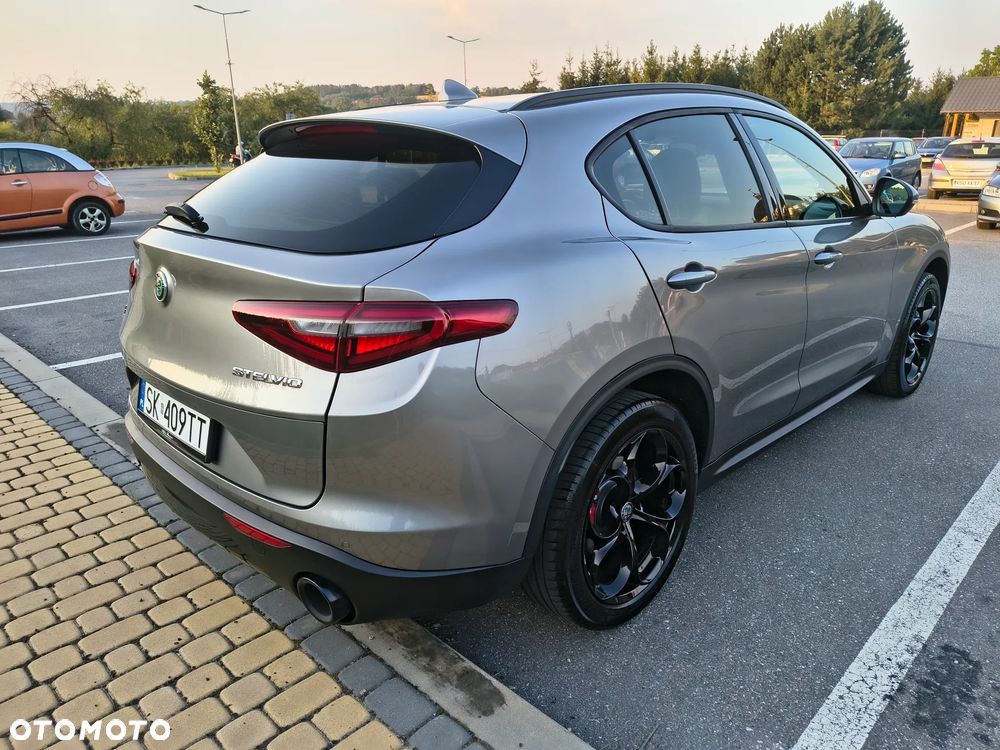 Alfa Romeo Stelvio 2.0 Turbo Executive Q4 - 4