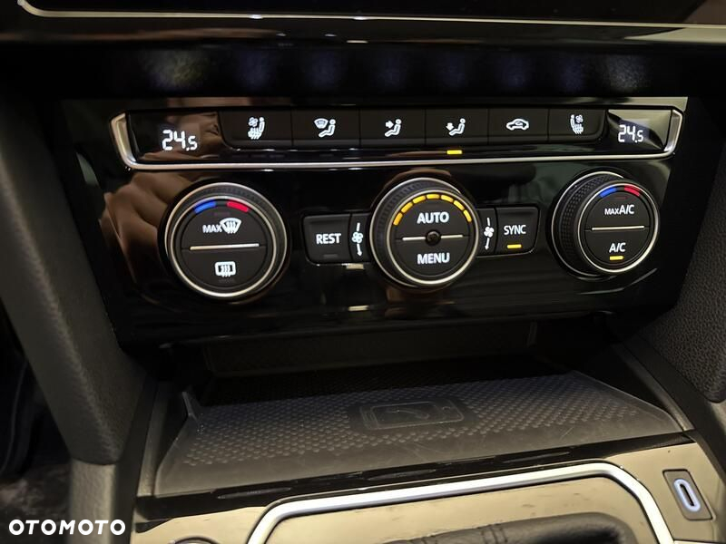 Volkswagen Passat 2.0 TSI 4Mot Elegance DSG - 17