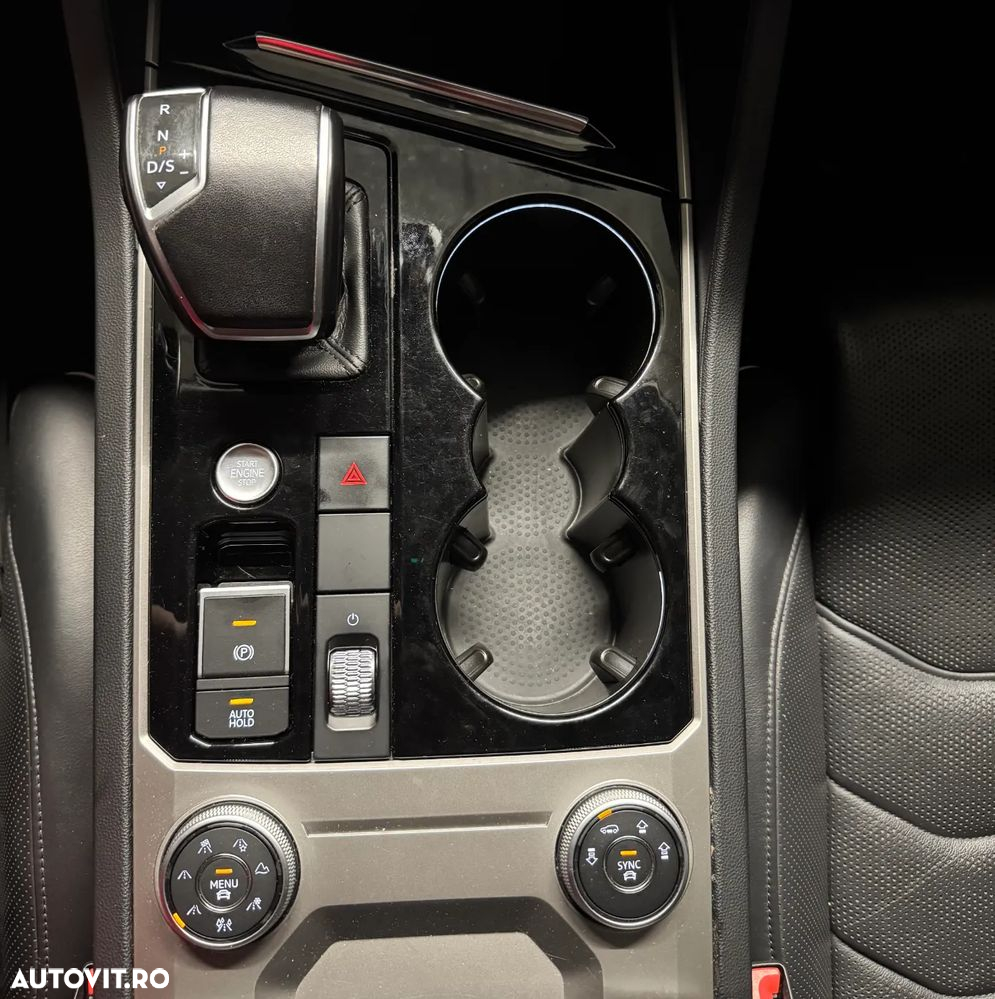 Volkswagen Touareg V6 TDI 4MOTION Elegance - 16