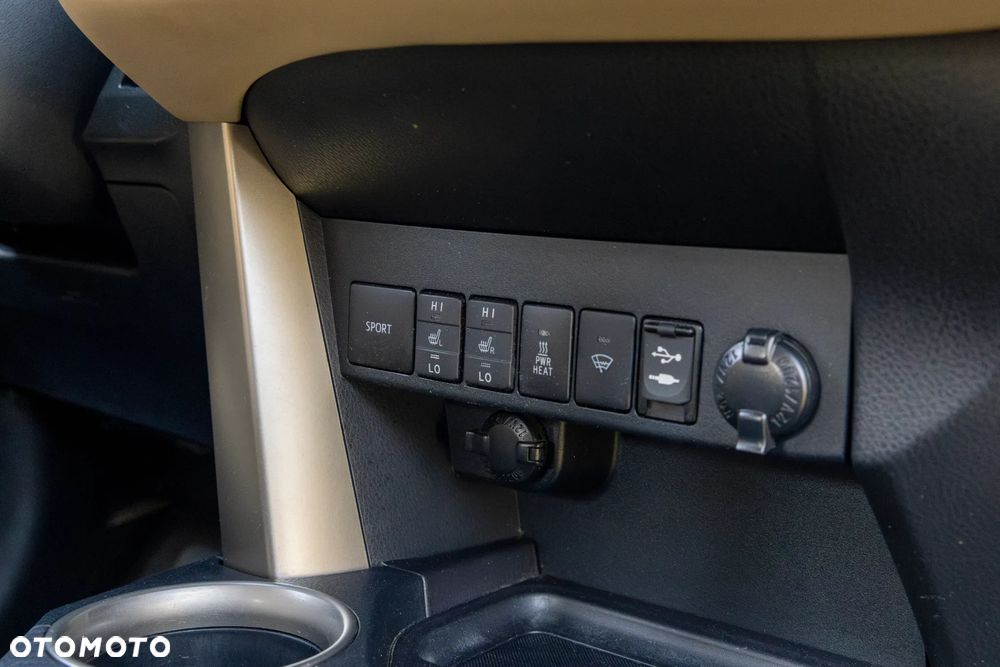 Toyota RAV4 - 33