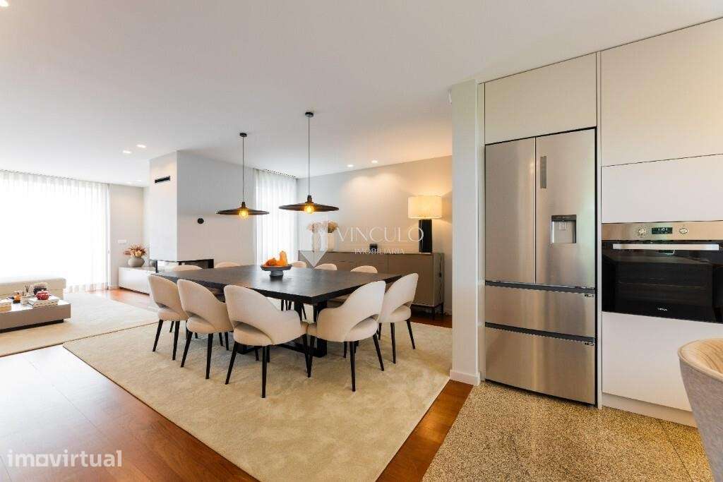 Moradia T4 em zona privilegiada de Nogueiró – conforto, elegância e vi - Grande imagem: 5/22