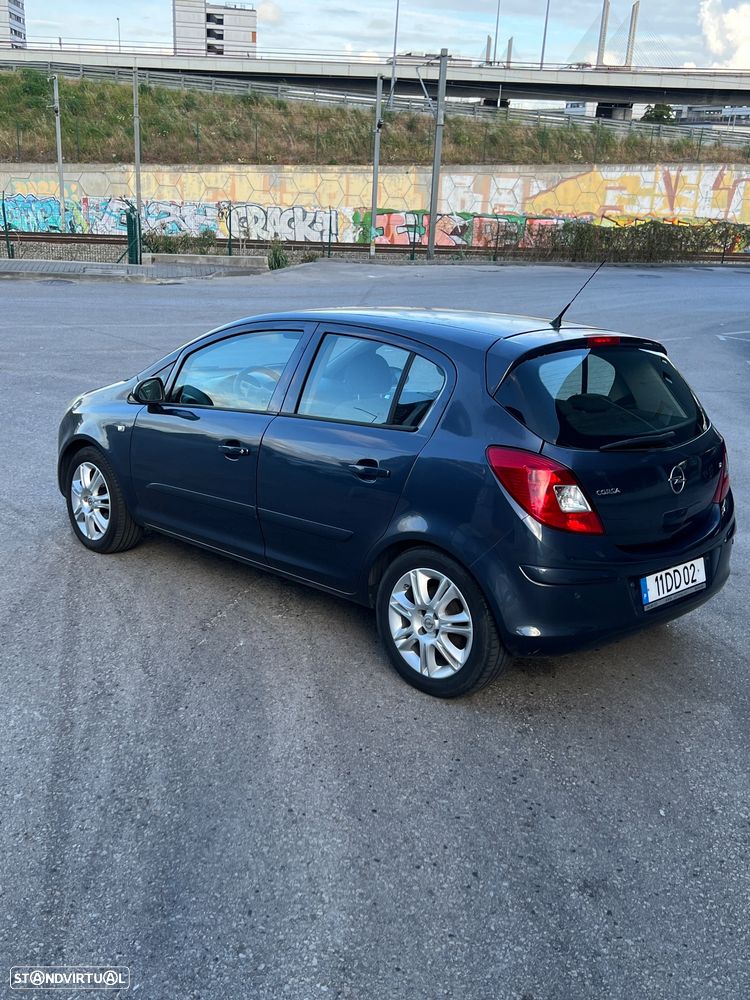 Opel Corsa 1.2 Cosmo - 4
