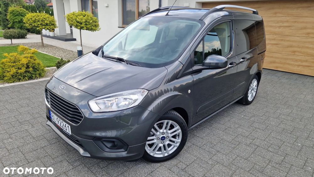 Ford Tourneo Courier 1.0 EcoBoost S&S Titanium - 28