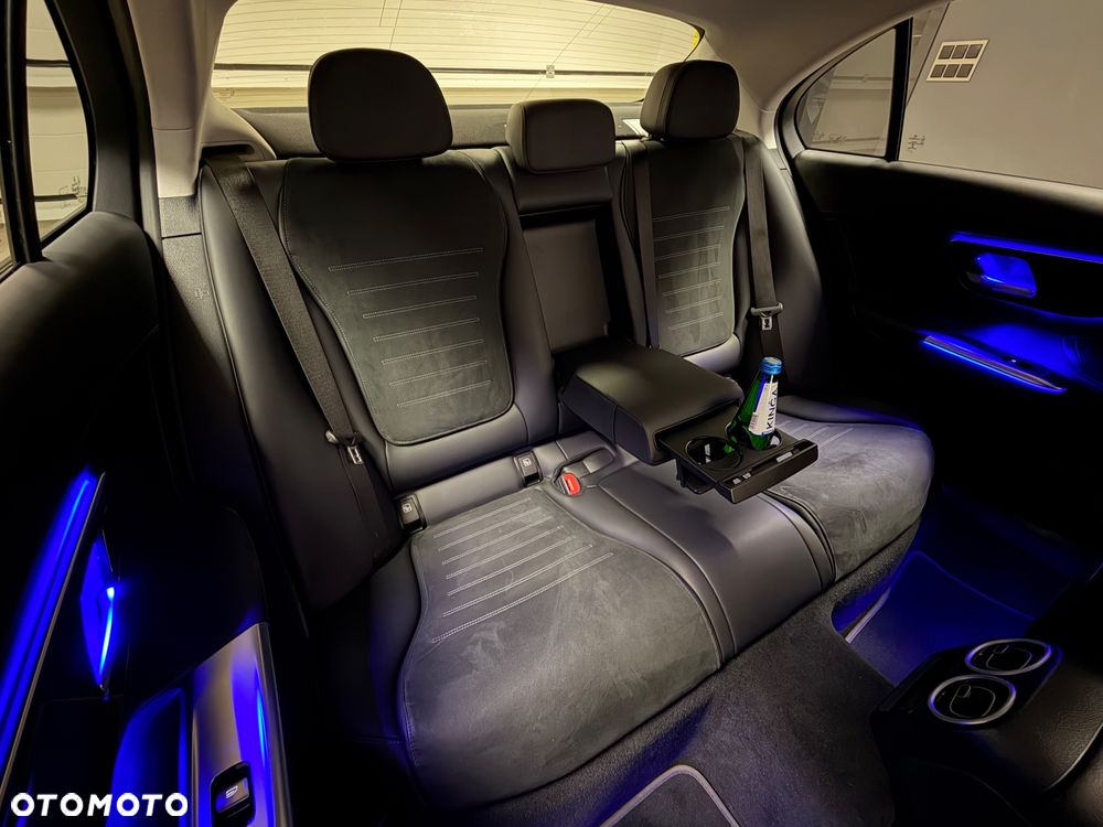 Mercedes-Benz Klasa C 180 9G-TRONIC Edition AMG Line - 25