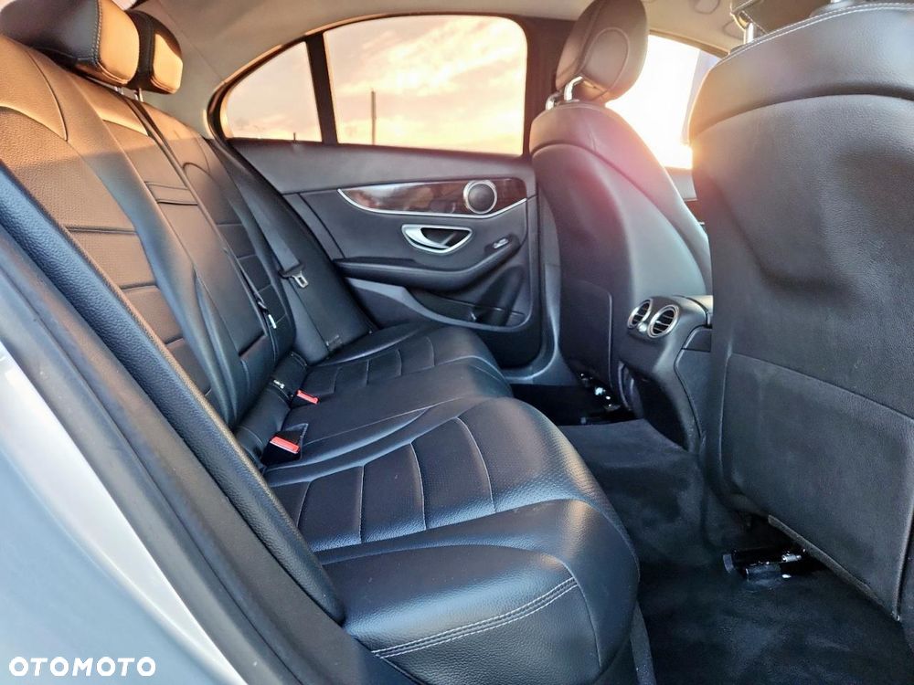 Mercedes-Benz Klasa C 300 9G-TRONIC Avantgarde - 9