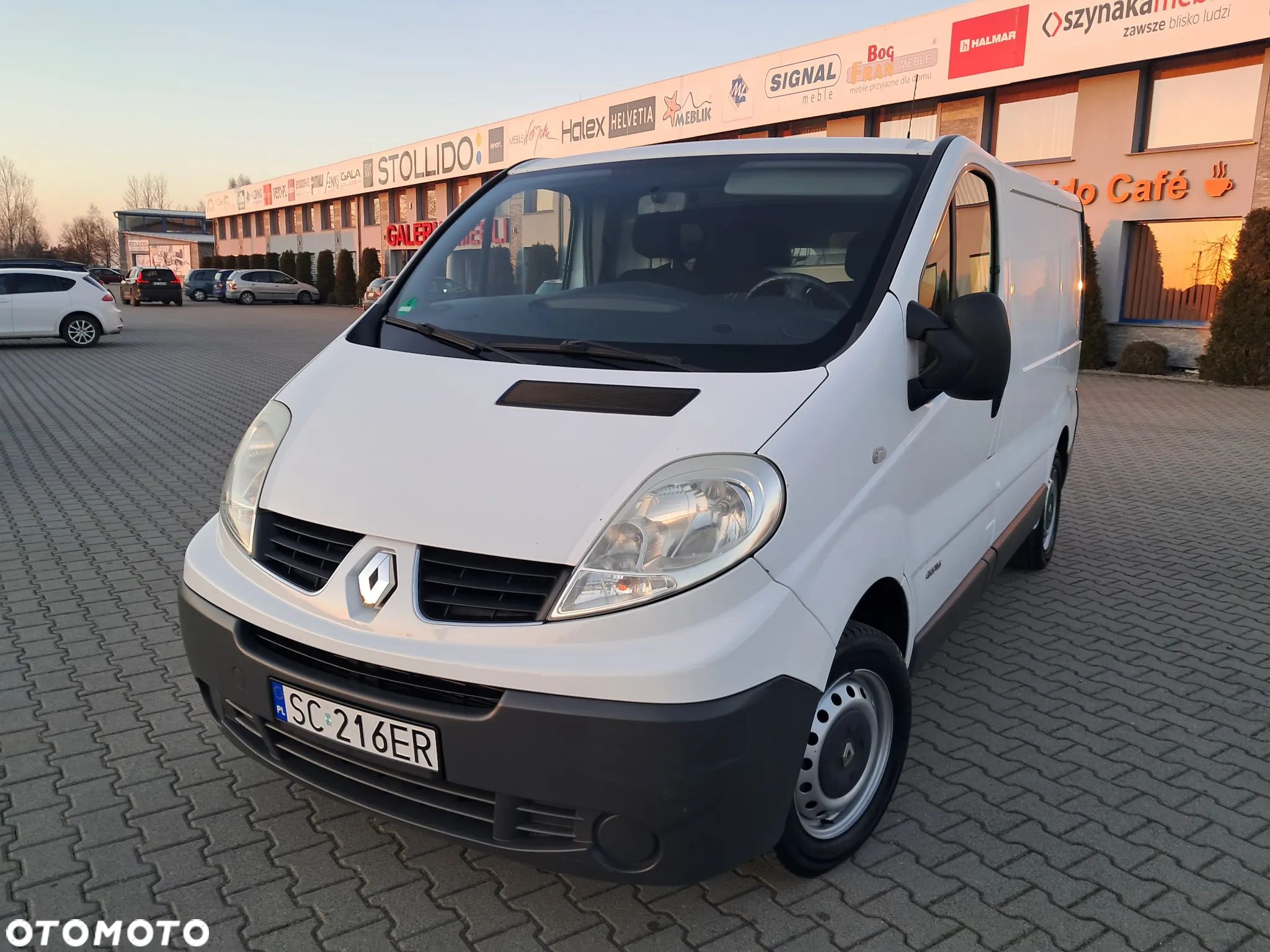 Renault TRAFIC - 1