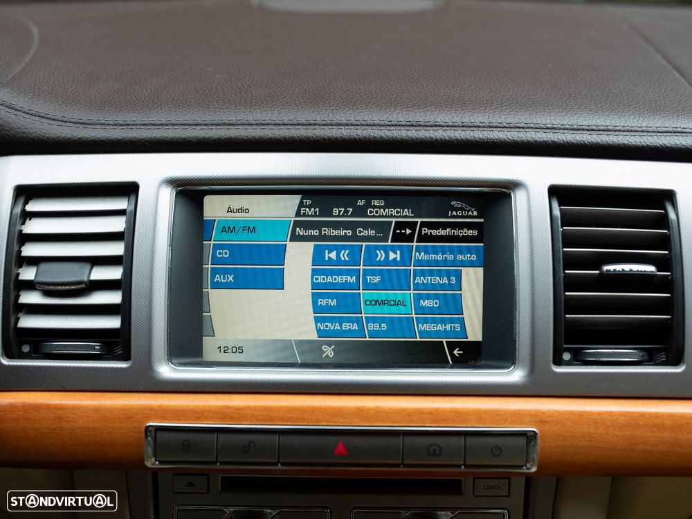 Jaguar XF 2.7 D V6 Luxury - 31