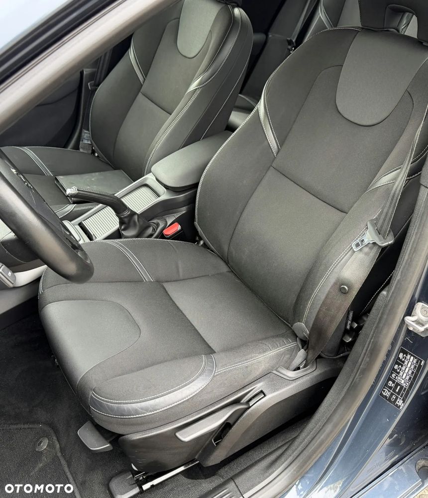 Volvo V40 D2 Geartronic Linje Svart - 11