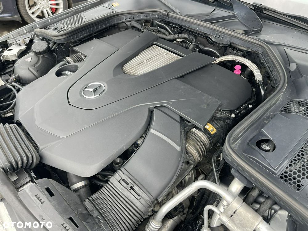 Mercedes-Benz Klasa C 400 4Matic 9G-TRONIC Avantgarde - 15