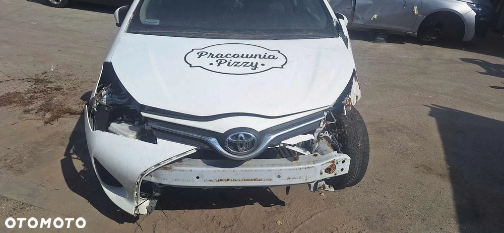 Toyota YARIS III lift belka wzmocnienie zderzaka przód - 1