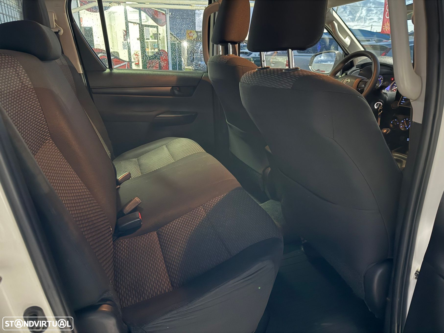 Toyota Hilux 2.4 D-4D 4WD CD CH - 15