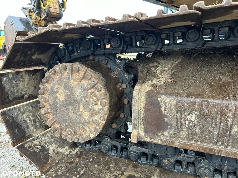 Caterpillar CAT 323D - 20