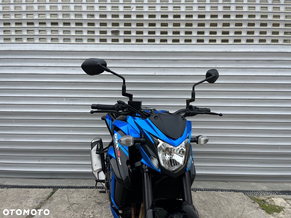 Suzuki GSX - 31